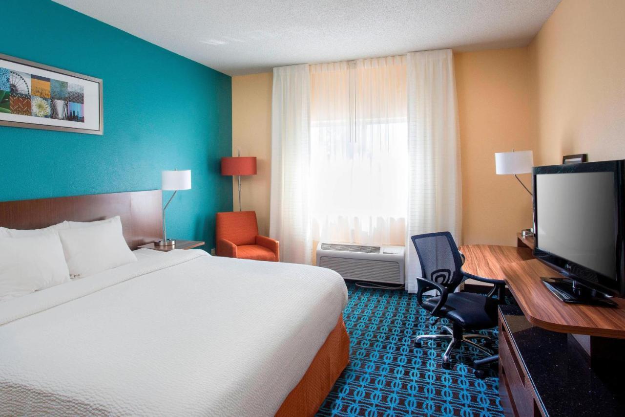Fairfield Inn & Suites Peru Exterior photo