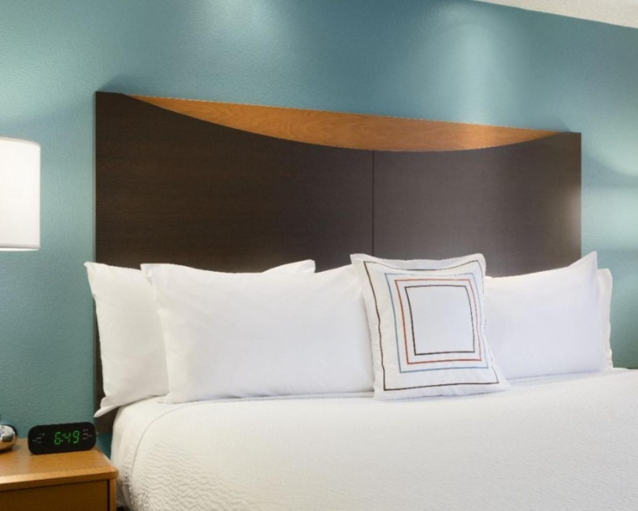 Fairfield Inn & Suites Peru Exterior photo
