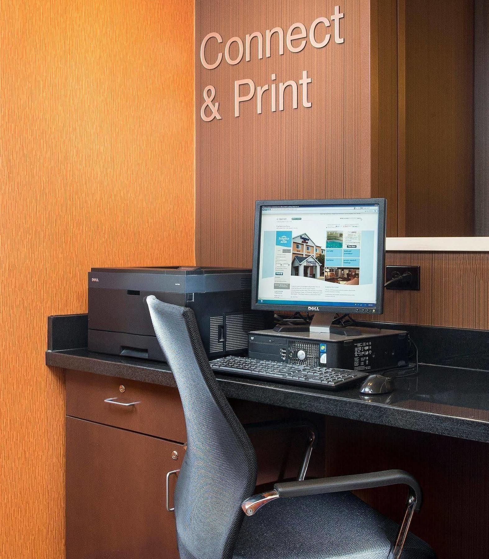 Fairfield Inn & Suites Peru Exterior photo